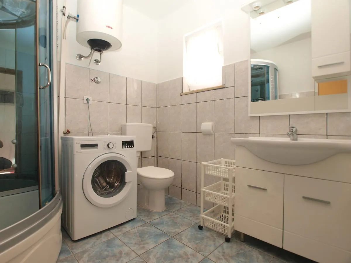 Apartment Josip 1649 Fažana