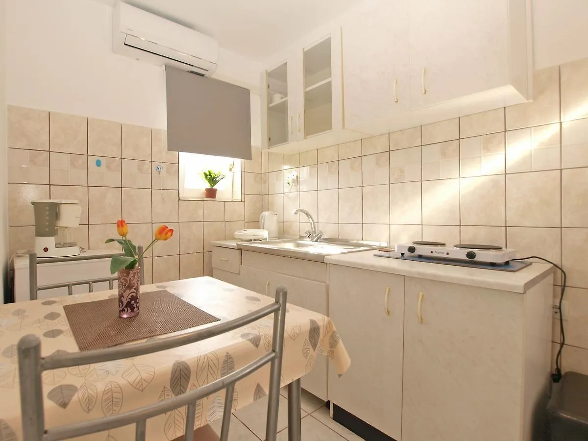 Apartment Josip 1649 Fažana