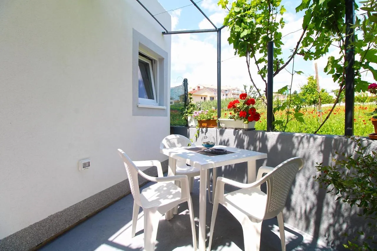 Apartment Josip 1649 Fažana