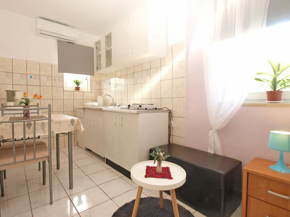 Apartment Josip 1649 Fažana Croazia