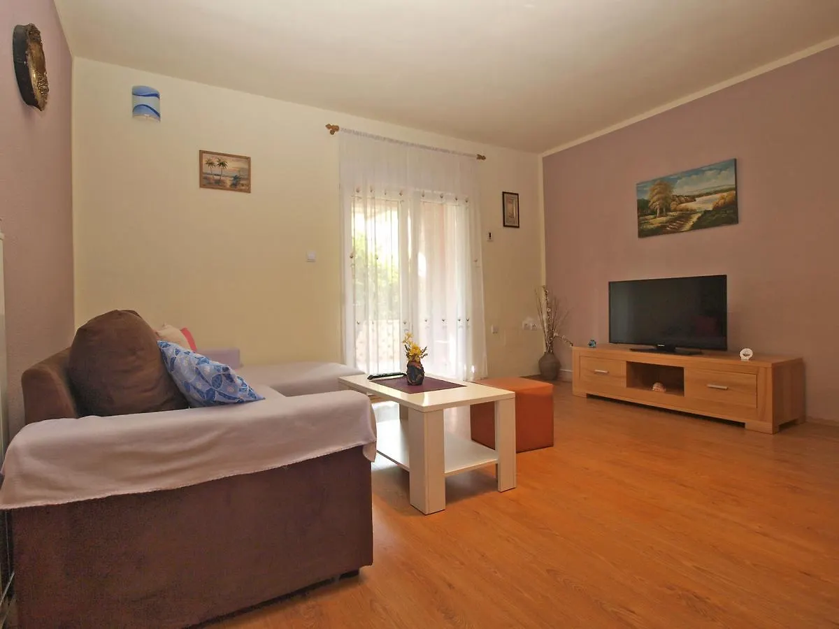 Apartment Josip 1649 Fažana