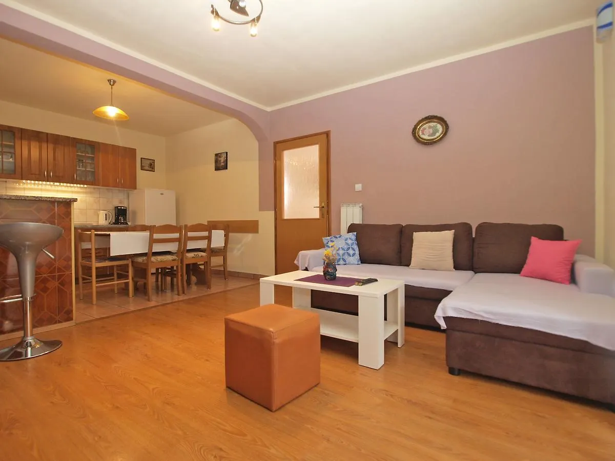 Apartment Josip 1649 Fažana