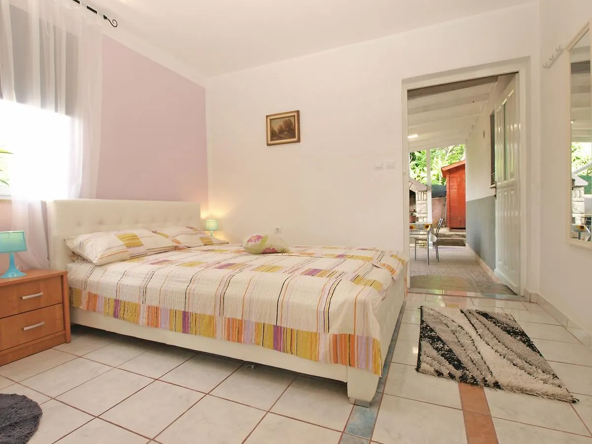 Apartment Josip 1649 Fažana
